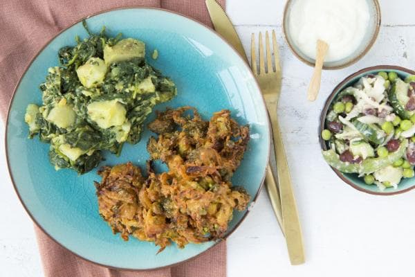Indiase bhaji met sag aloo