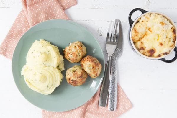 Kip gehaktballetjes met bloemkoolgratin