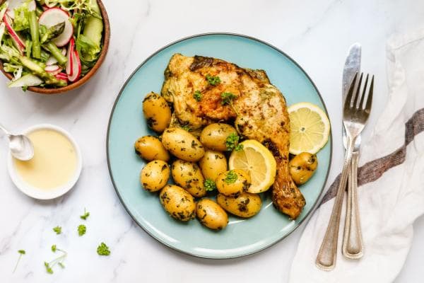 Geroosterde kip met zomersalade 