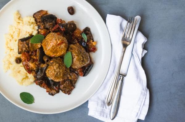 Italiaanse gehaktballetjes met caponata