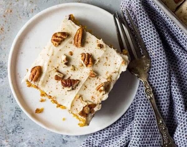 Thanksgiving pumpkin cake