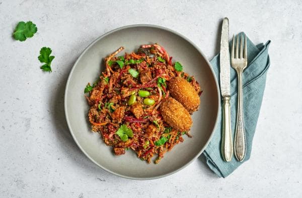 Quinoa salade met harissa bitterbal
