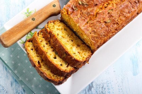 Limoen & courgette cake