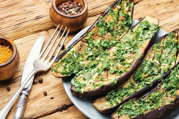 Afghaanse aubergine met walnoten pesto