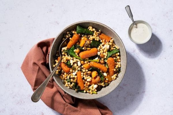 Midden-oosterse fregola maaltijdsalade 