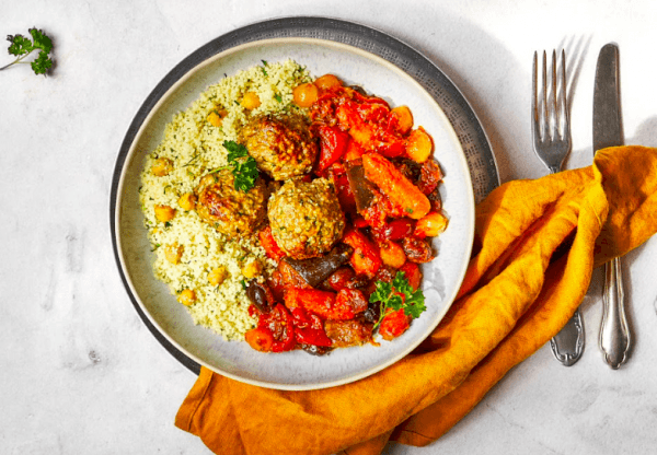 Ottolenghi's kipballetjes met winterse couscous