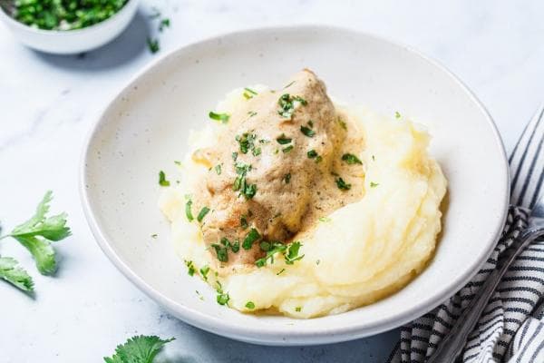 Kip in pesto roomsaus