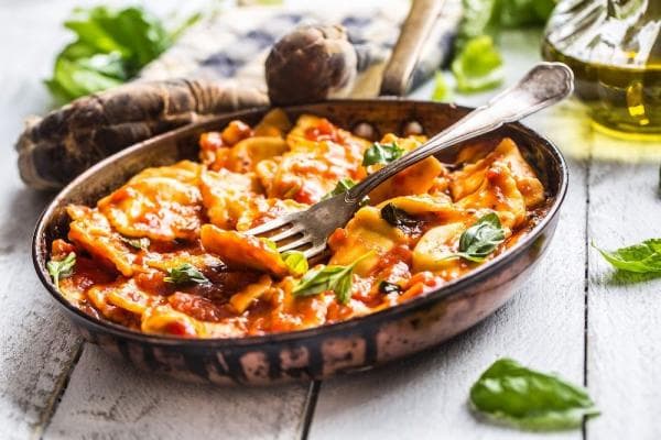 Ravioli met frisse salade