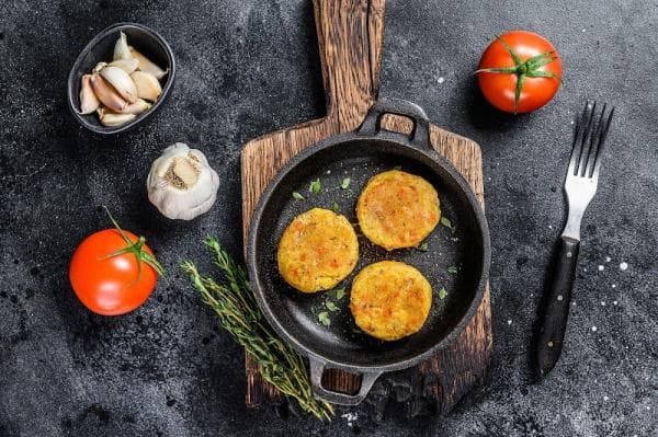 Linzenburgers met gebakken aardappeltjes