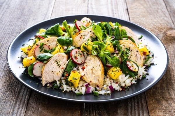 Nieuw: Healthy kip & mango bowl