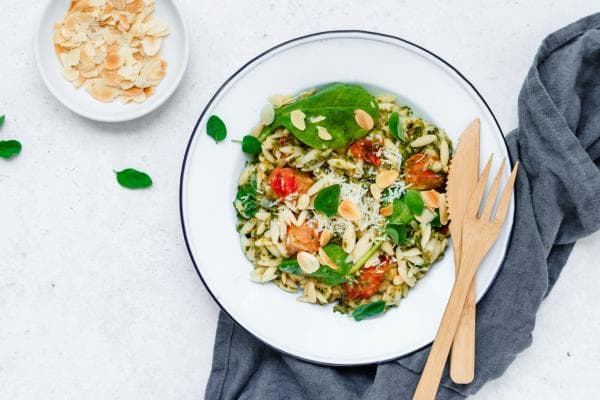 Orzo pasta met spinazie