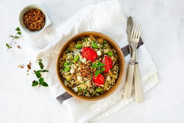 Orzo maaltijdsalade met geitenkaas