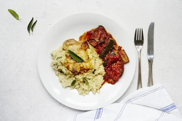 Kip met risotto en ratatouille
