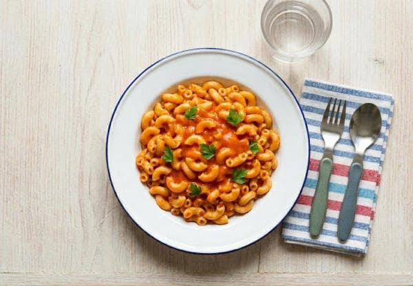 Macaroni in tomaten & paprikasaus